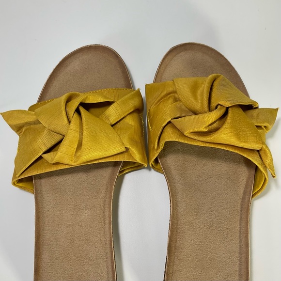 Fergalicious Moshi Sunflower Sandals Yellow Knotted Upper Cushion Insole Sz 8M - Picture 7 of 16